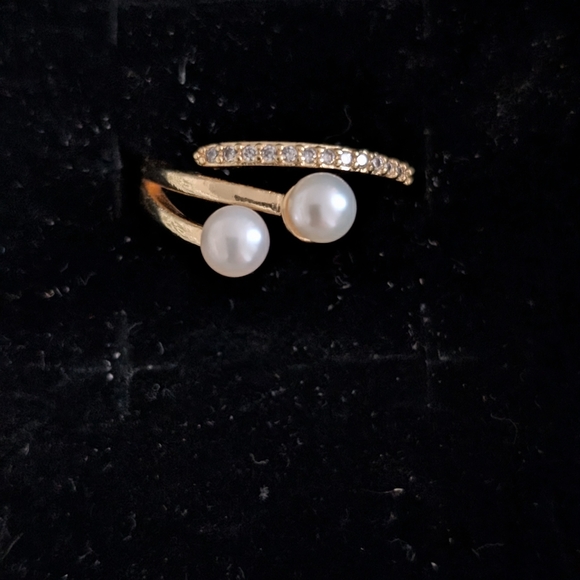 Elegant Gold Plated Fresh Water Pearl and Crystal Women's Ring - Picture 1 of 3